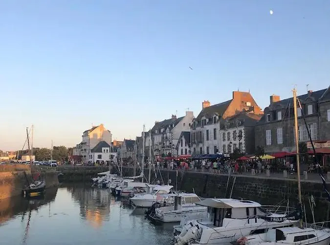 11 Port Lin